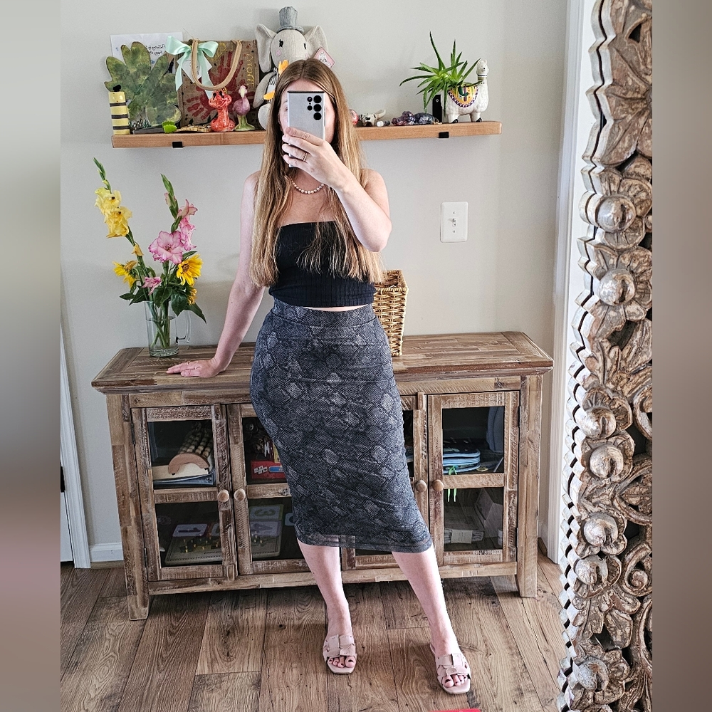 Good American Charcoal Snake Print Pencil Skirt
